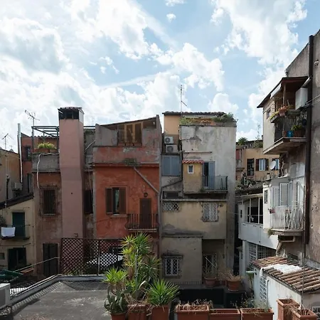 Trastevere Rooftop Terrace Courtyard Loft Apartment *