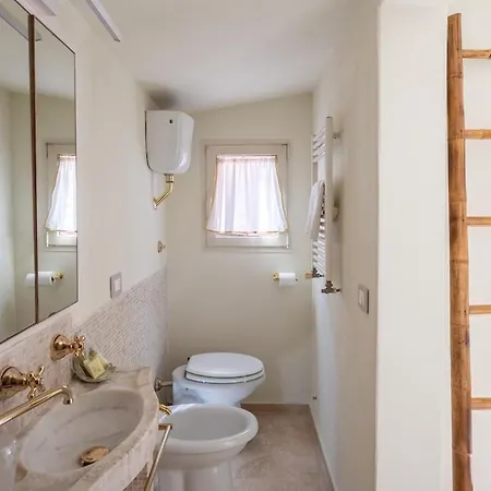 Trastevere Rooftop Terrace Courtyard Loft *